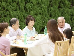 生い立ちムービーで自分達を紹介